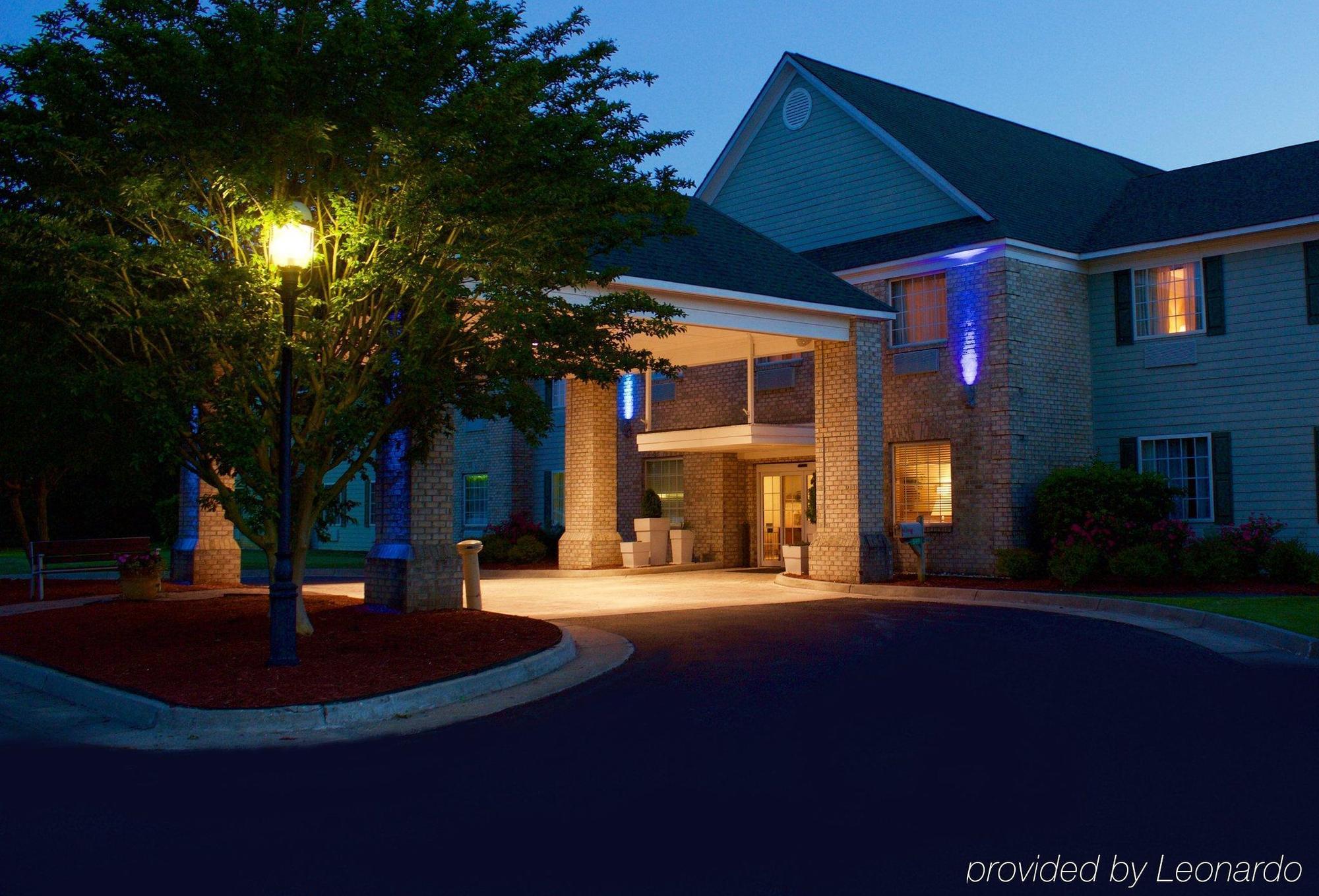 Holiday Inn Express Kilmarnock Exterior photo